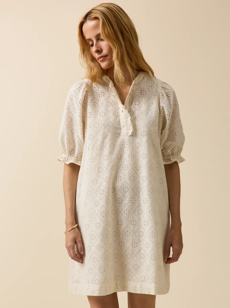 Robe courte broderie anglaise femme – Image 2