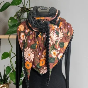 Chèche écharpe triangle | HIVER | Etreinte fleurie